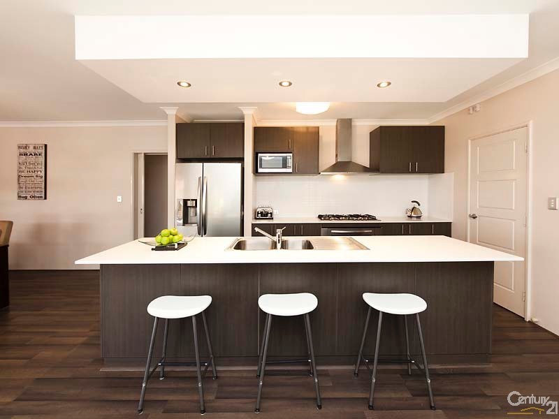 4 Putley Road, The Vines WA 6069