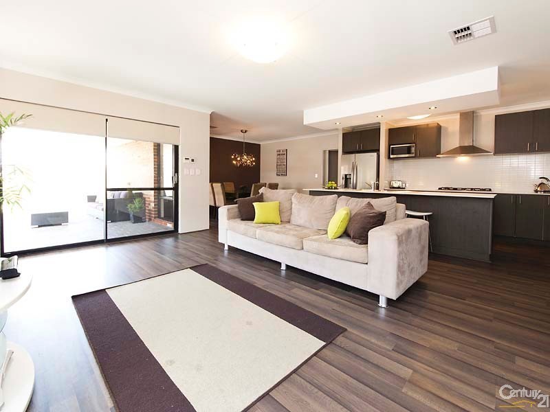 4 Putley Road, The Vines WA 6069