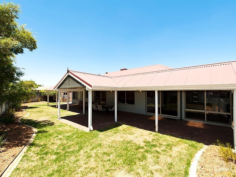 37 Millstream Grove, Ellenbrook WA 6069