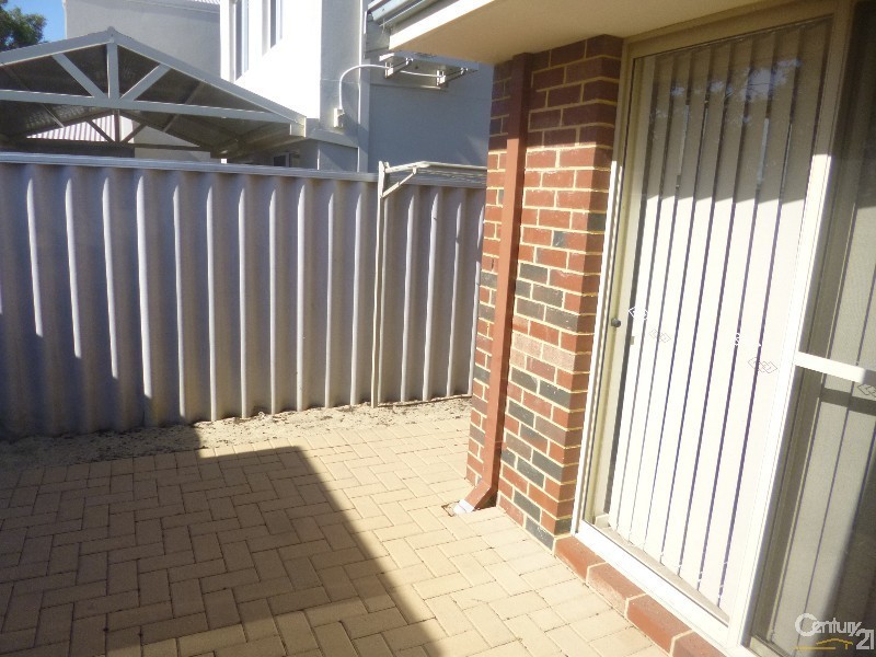 3/8 Warnock Lane, Midland WA 6056