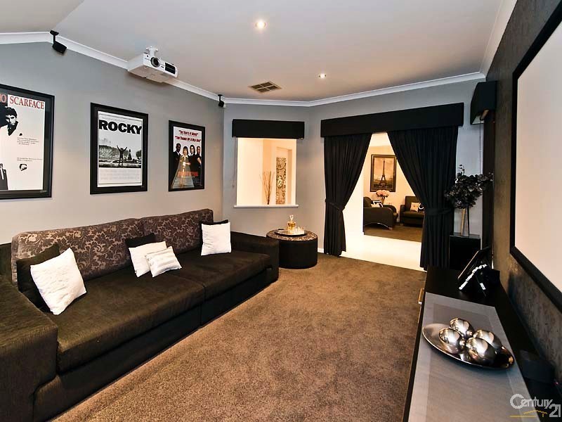 7 Ridgehill Court, Ellenbrook WA 6069