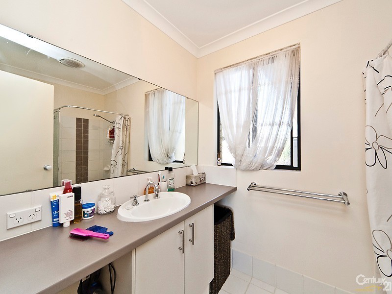 28 Parnham Avenue, Ellenbrook WA 6069