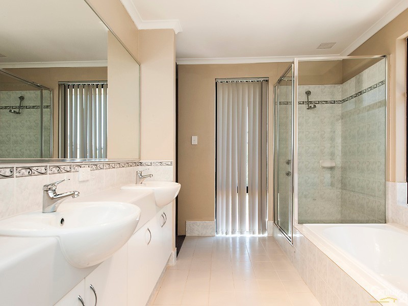 27 Amethyst Parkway, Aveley WA 6069