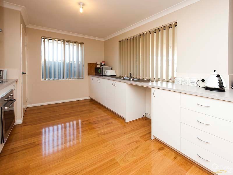 11 Duvall Parkway, Aveley WA 6069