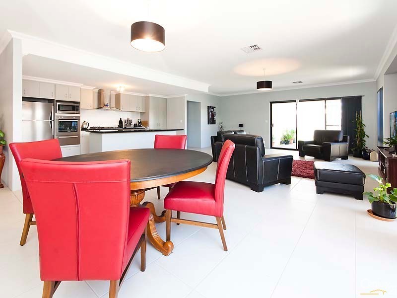 31 Bellazario Promenade, Aveley WA 6069