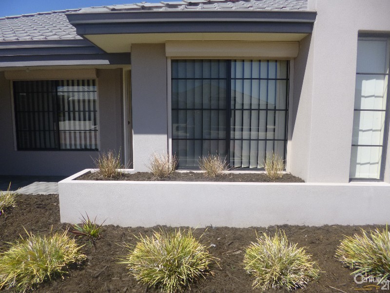 16 Starke Turn, Ellenbrook WA 6069