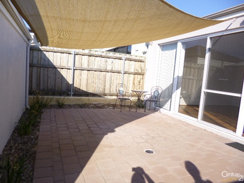 6 Hosnie Drive, Ellenbrook WA 6069