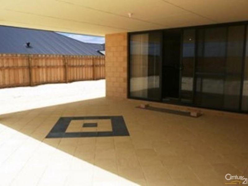 16 Rakich Drive, Ellenbrook WA 6069