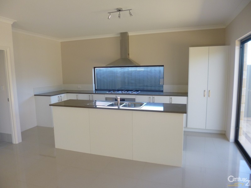 43 Marden Grange, Aveley WA 6069