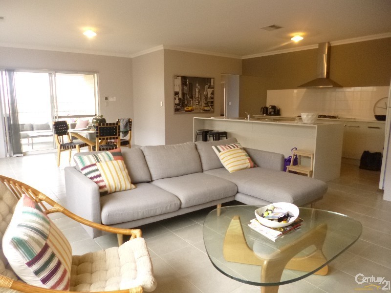 6 Castlefern Street, Ellenbrook WA 6069