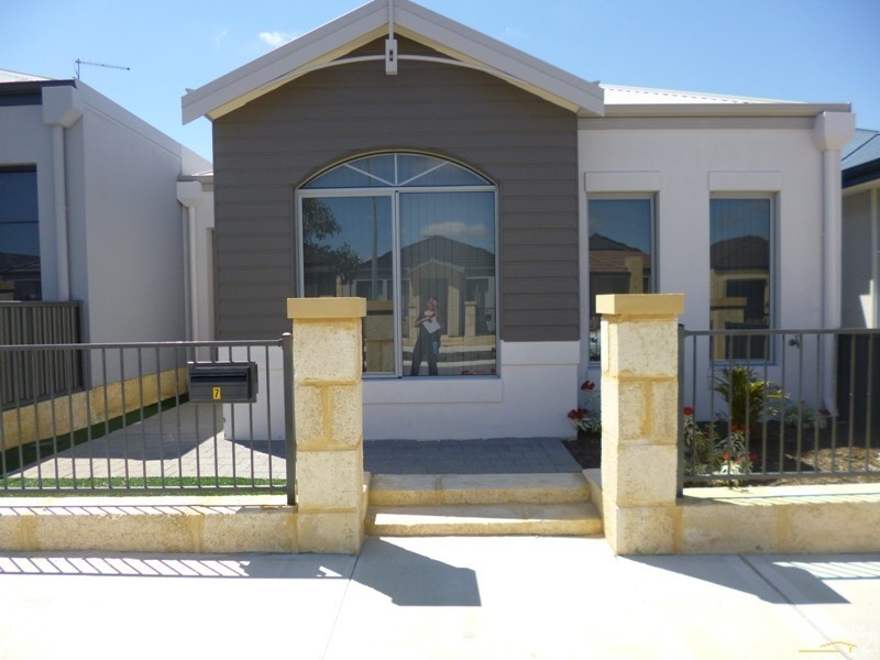 7 Roker Way, Ellenbrook WA 6069