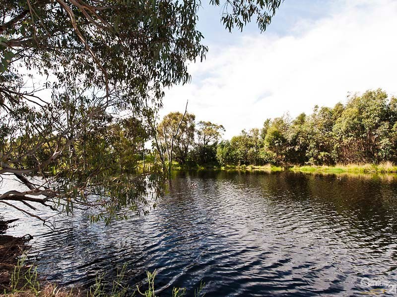11 Palomino Promenade, The Vines WA 6069