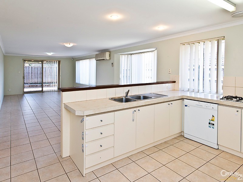 2 Silent Grove, Ellenbrook WA 6069