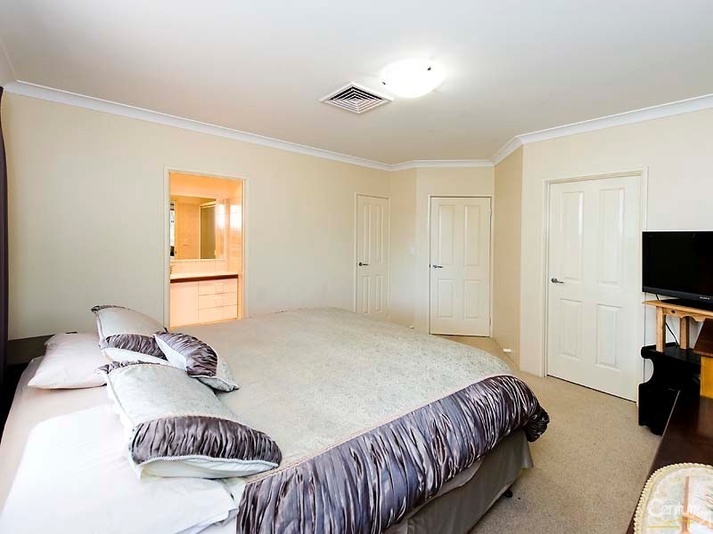 28 Carwood Crescent, Henley Brook WA 6055