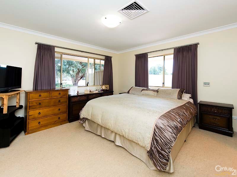28 Carwood Crescent, Henley Brook WA 6055