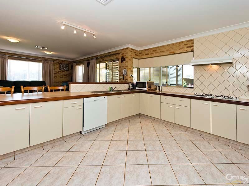 28 Carwood Crescent, Henley Brook WA 6055