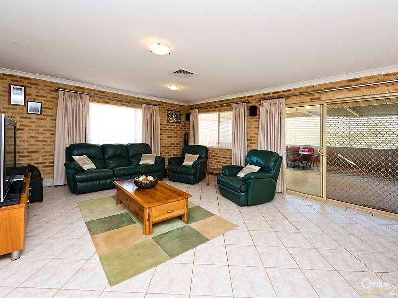 28 Carwood Crescent, Henley Brook WA 6055