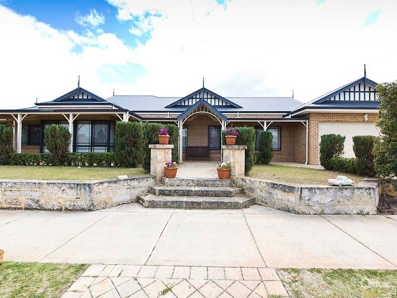 10 Arrowsmith Ave, Ellenbrook WA 6069