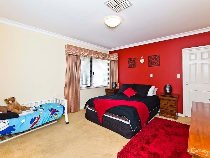 10 Arrowsmith Ave, Ellenbrook WA 6069