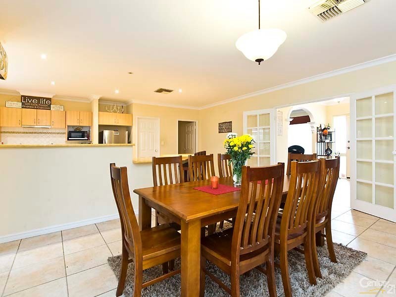 10 Arrowsmith Ave, Ellenbrook WA 6069