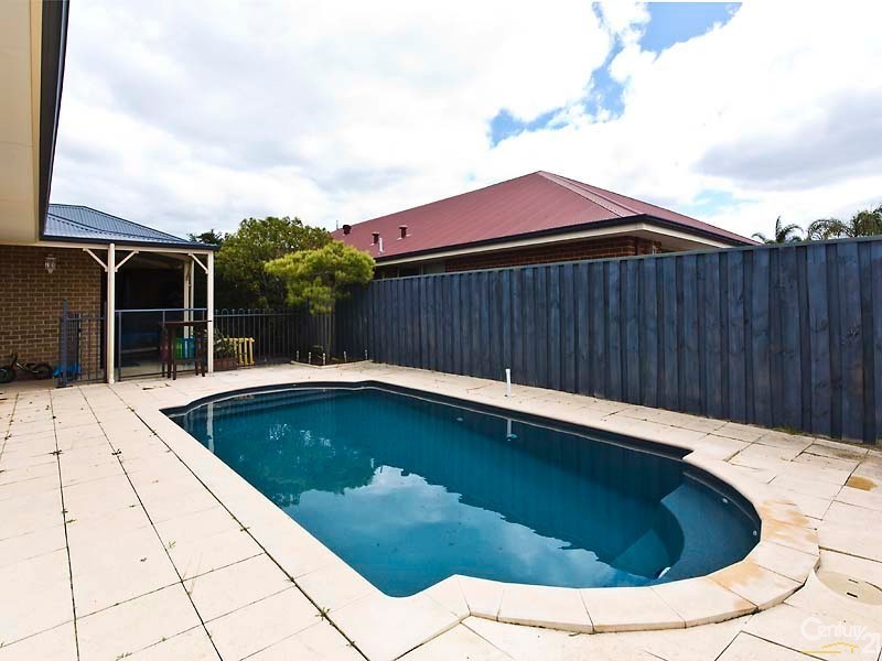 10 Arrowsmith Ave, Ellenbrook WA 6069