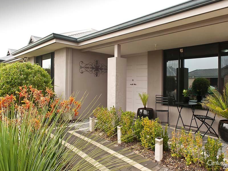 14 Jervis Drive, Ellenbrook WA 6069