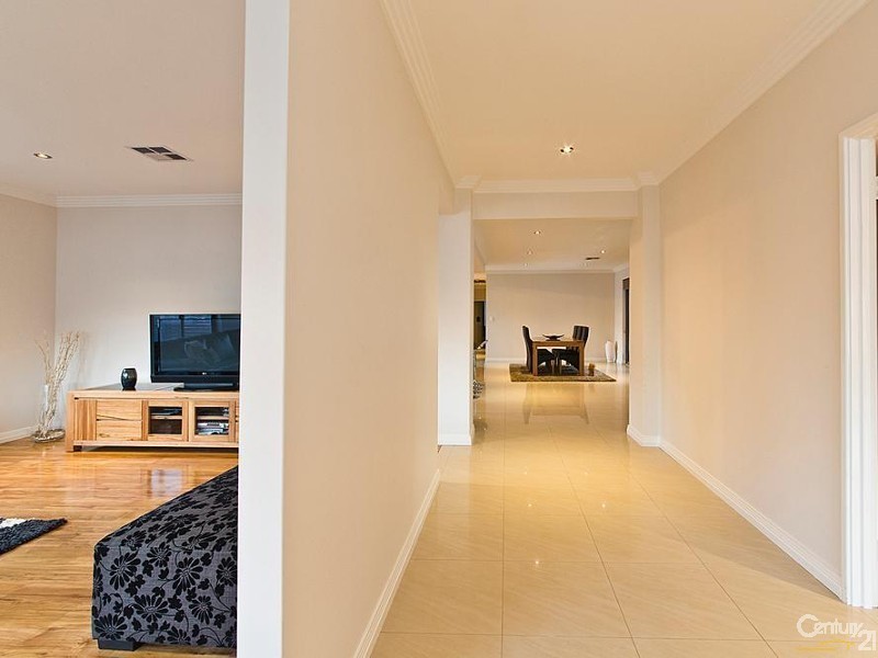 36 Melnik Street, Caversham WA 6055