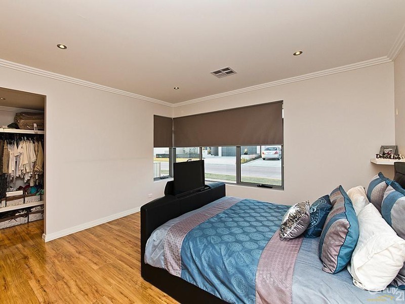 36 Melnik Street, Caversham WA 6055
