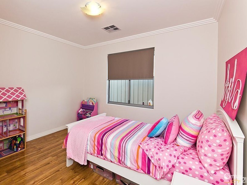 36 Melnik Street, Caversham WA 6055