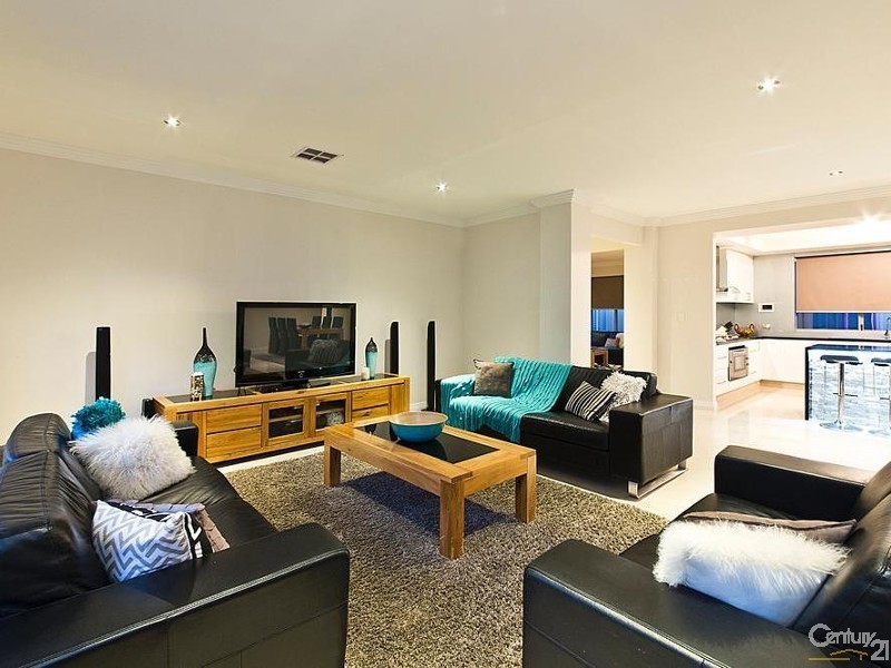 36 Melnik Street, Caversham WA 6055