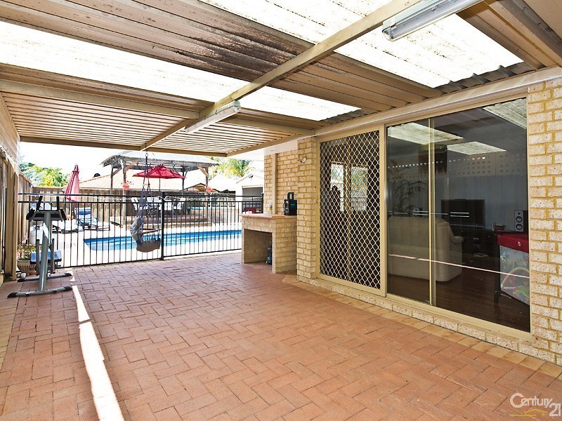 16 Napoli Ave, Ellenbrook WA 6069