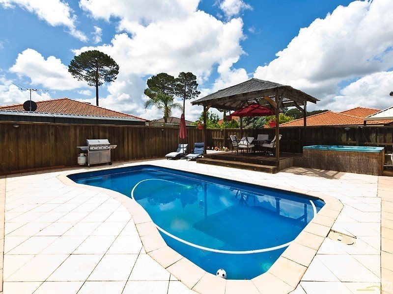 16 Napoli Ave, Ellenbrook WA 6069