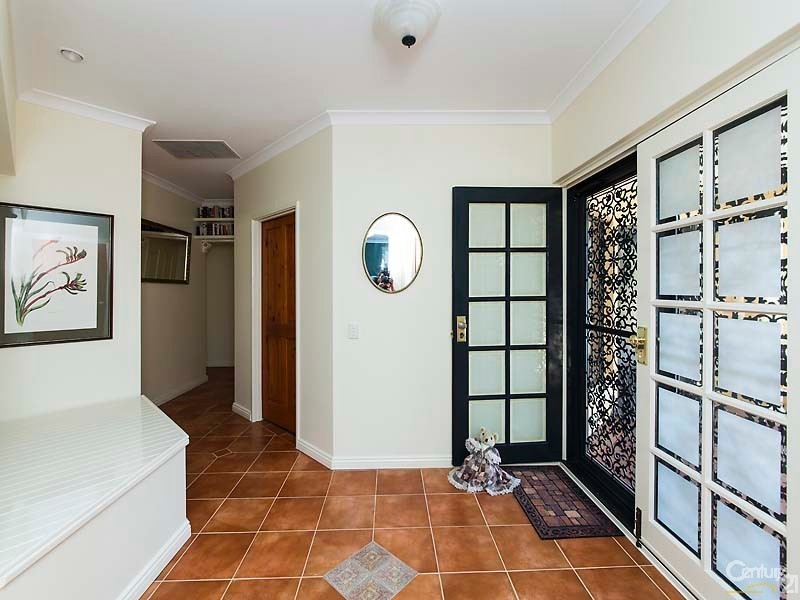 5 Pipit Court, Ellenbrook WA 6069