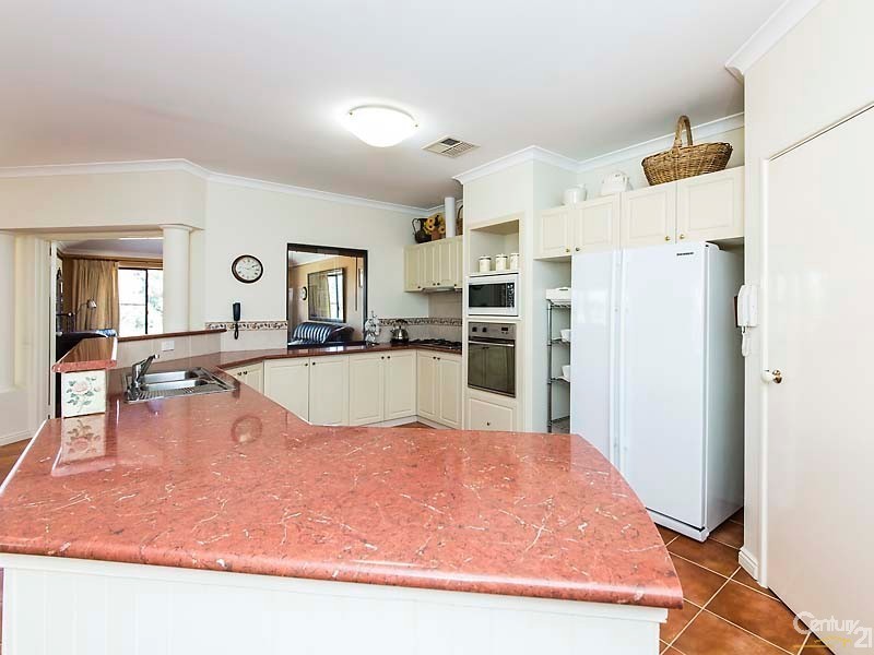 5 Pipit Court, Ellenbrook WA 6069