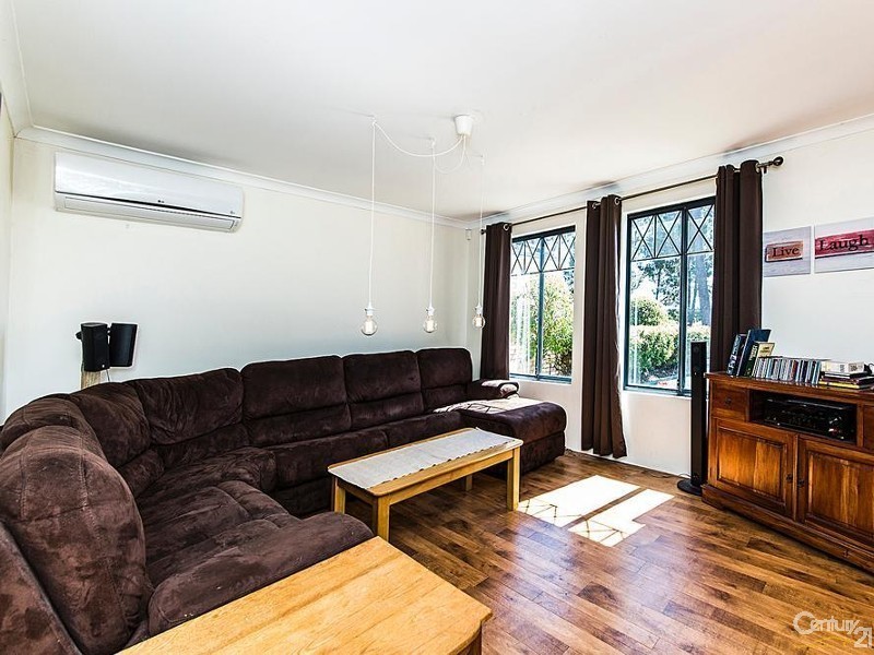 33 Vaucluse Crescent, Ellenbrook WA 6069