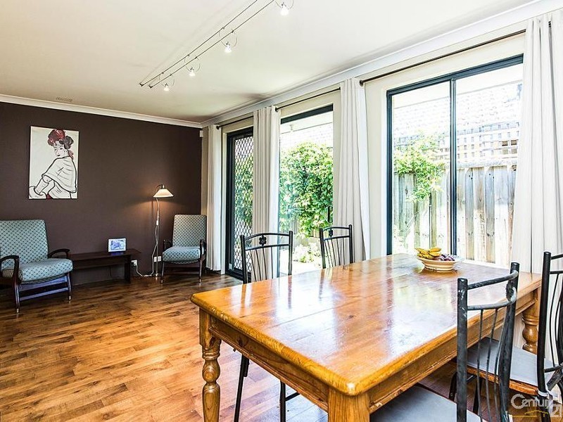 33 Vaucluse Crescent, Ellenbrook WA 6069