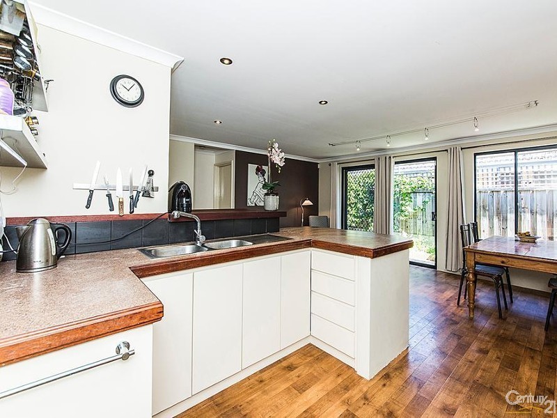 33 Vaucluse Crescent, Ellenbrook WA 6069