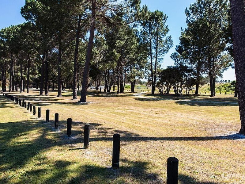 33 Vaucluse Crescent, Ellenbrook WA 6069