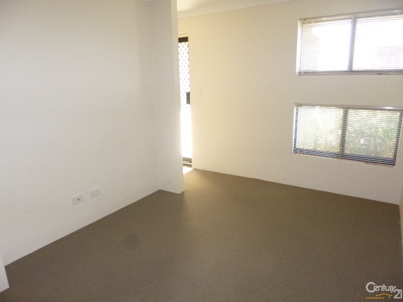 21 Redstone Trail, Ellenbrook WA 6069