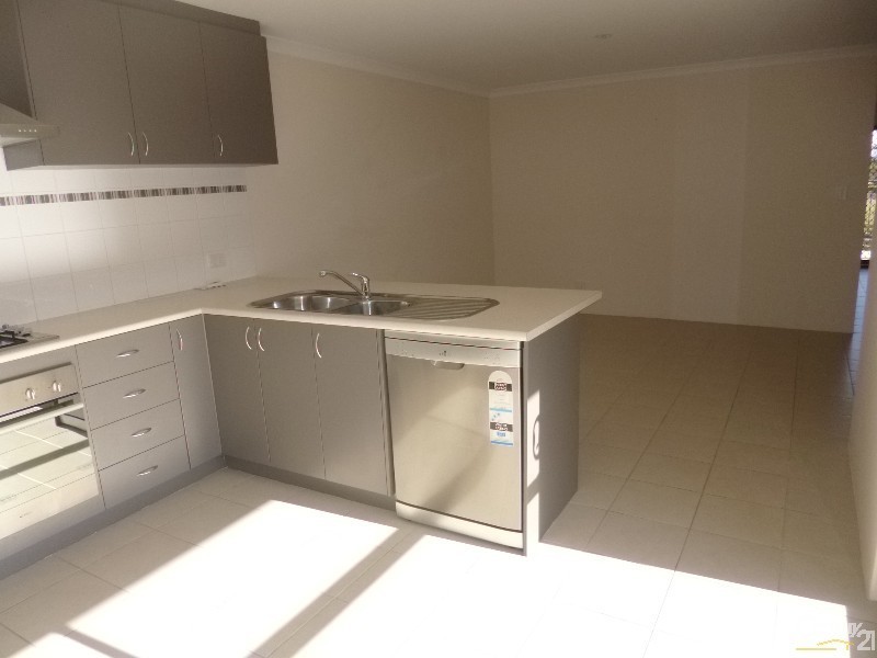 21 Redstone Trail, Ellenbrook WA 6069