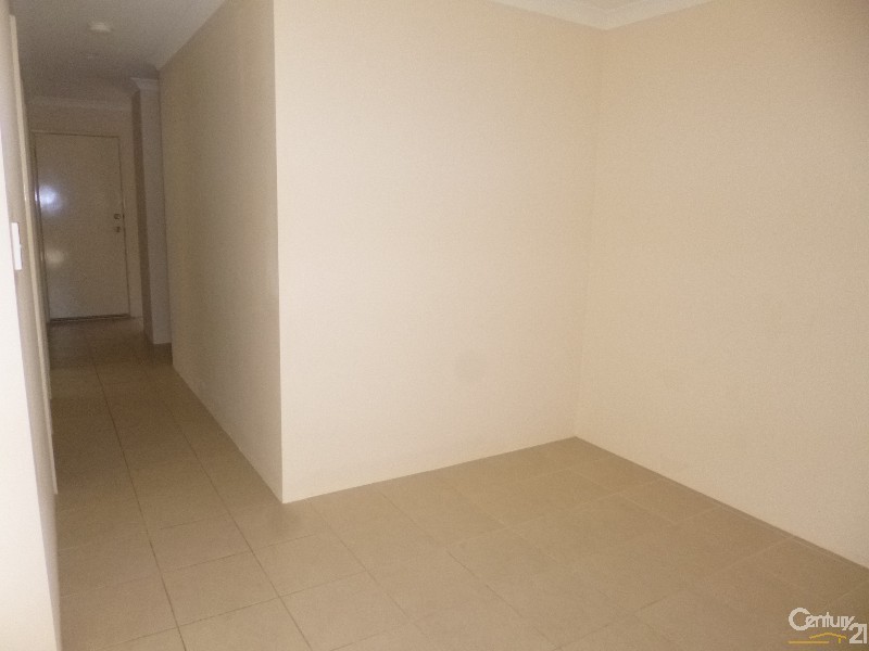 21 Redstone Trail, Ellenbrook WA 6069