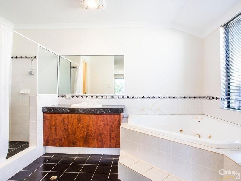 17 Leopold Turn, Ellenbrook WA 6069