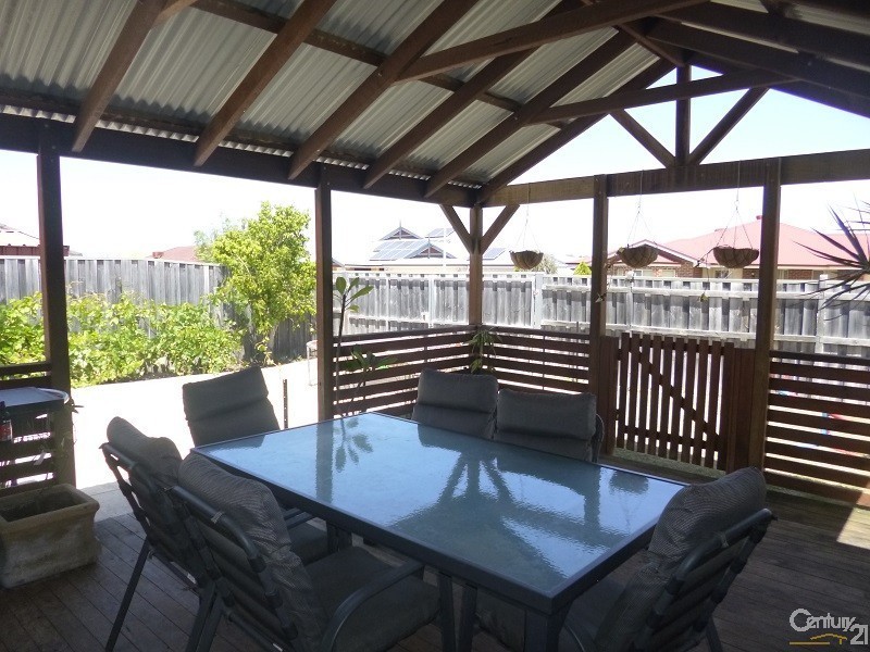 39 Mustang Drive, Henley Brook WA 6055