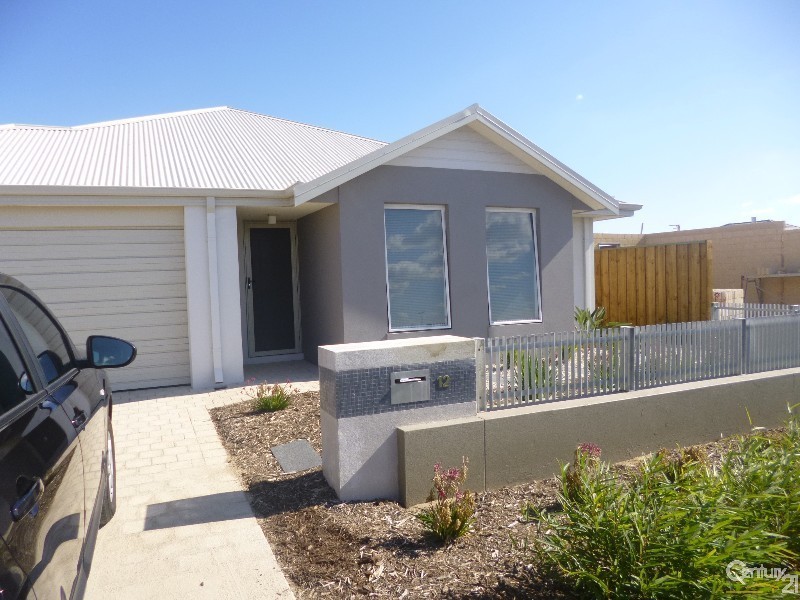 12 Lindrum Street, Ellenbrook WA 6069