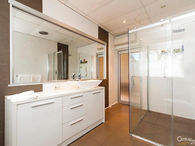 11111 West Swan Road, Henley Brook WA 6055