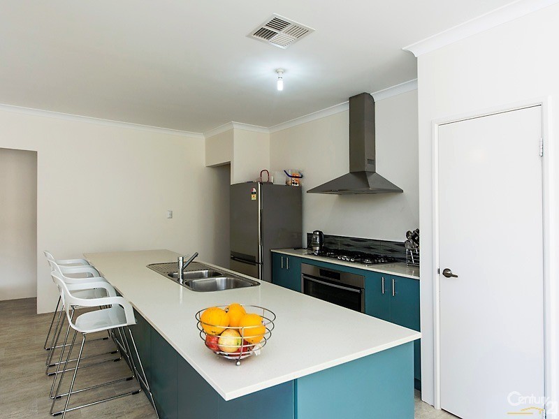 17 Tickner Parade, Ellenbrook WA 6069