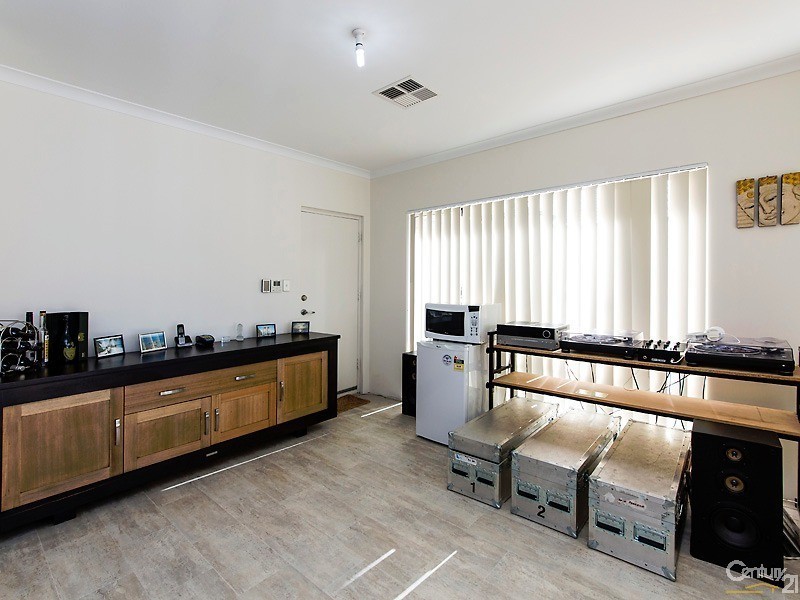 17 Tickner Parade, Ellenbrook WA 6069