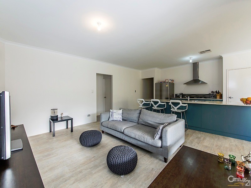 17 Tickner Parade, Ellenbrook WA 6069