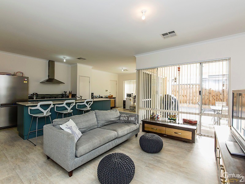 17 Tickner Parade, Ellenbrook WA 6069