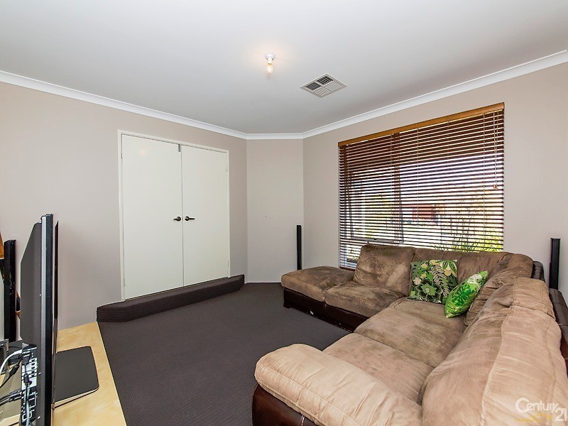 17 Tickner Parade, Ellenbrook WA 6069